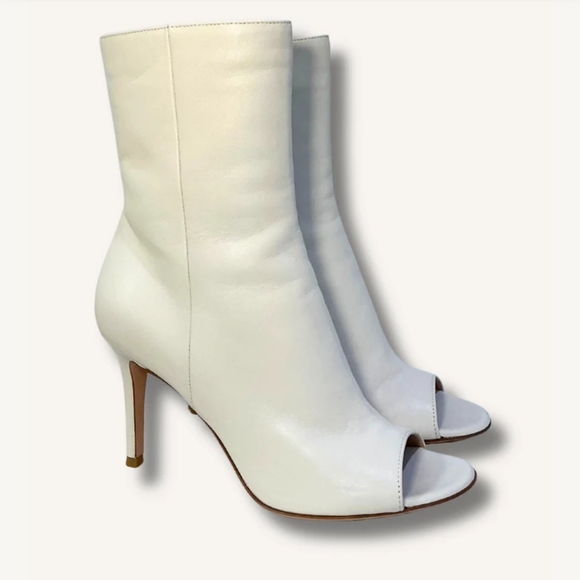 Gianvito Rossi Shoes - Gianvito Rossi Cream Peep-Toe Heeled Boots